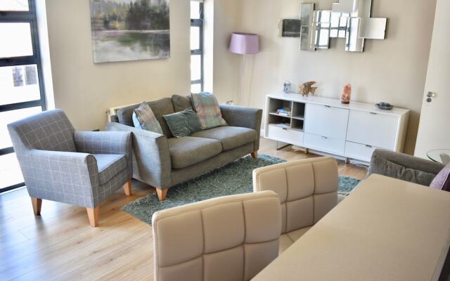 3 Bedroom Apartment In Temple Bar