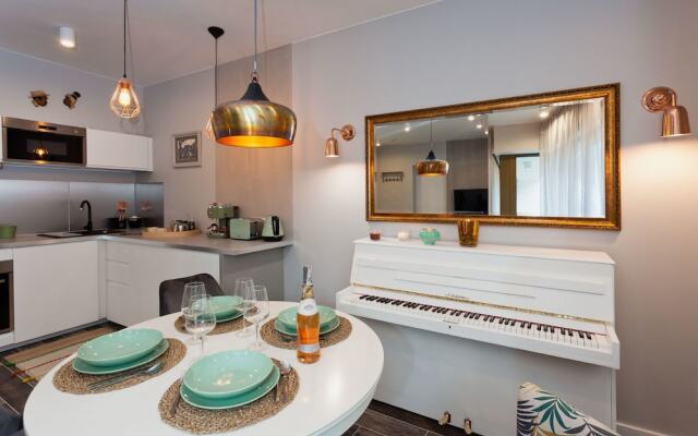 City of The Kings Piano Apartment