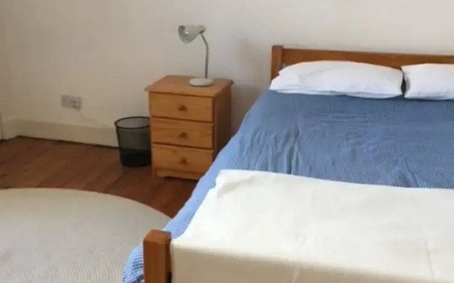Spacious 4 Bedrooms Apartment in City Centre