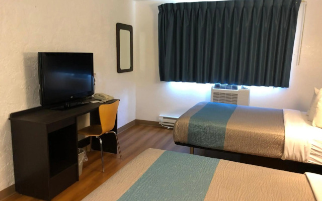 Motel 6 La Crosse, WI