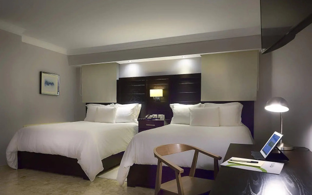 Plaza Florida Suites