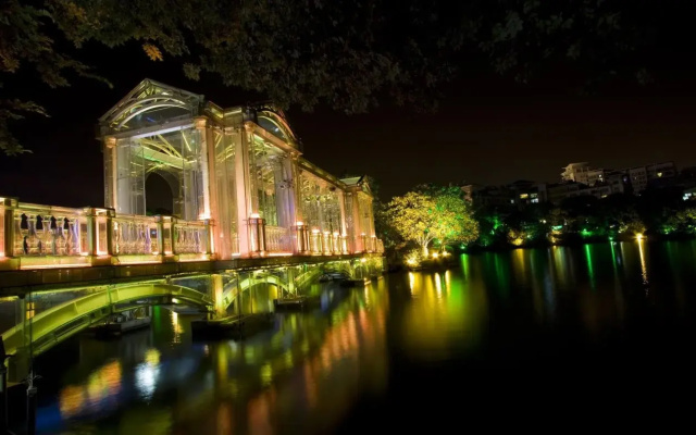 Yizhou Holiday Hotel