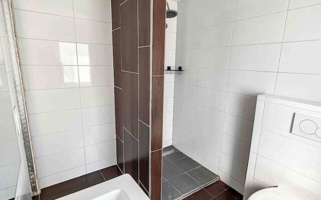 House With Free Parking 15min From The Airport