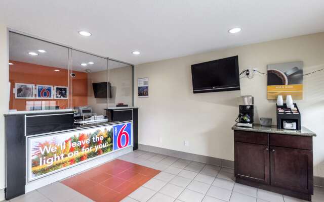 Motel 6 New Brunswick