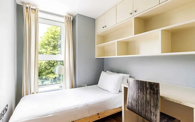 Spacious Modern Flat in Chelsea Harbour