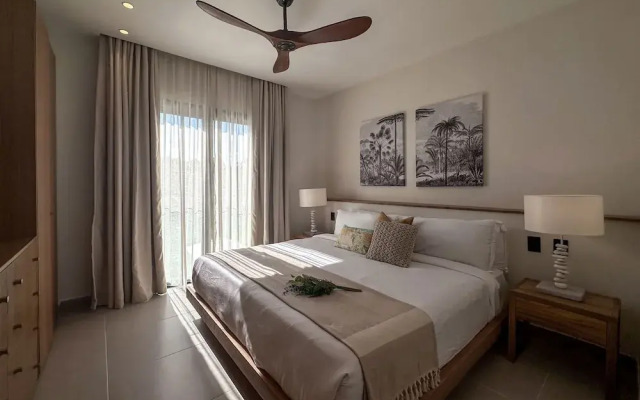 Spectacular Golf Front 3BR Apartment!