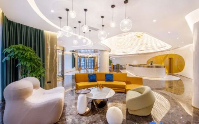 Orange Hotel Shenzhen Longhua subway station