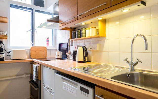 Warm and welcoming Home in Putney