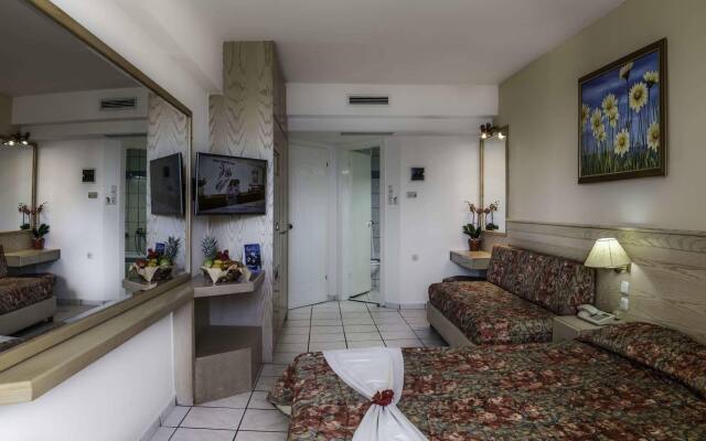 Tylissos Beach Hotel - Adults Only