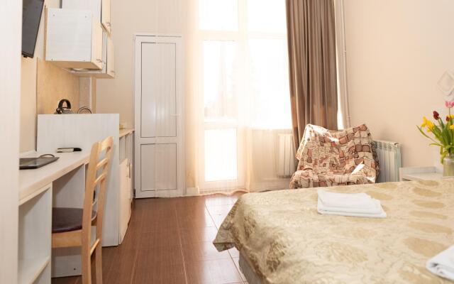 Leo Grand Guest house