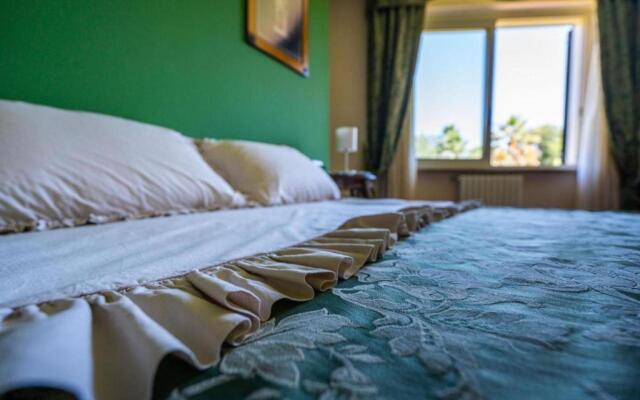 Romantic Apartment With Hot Tub