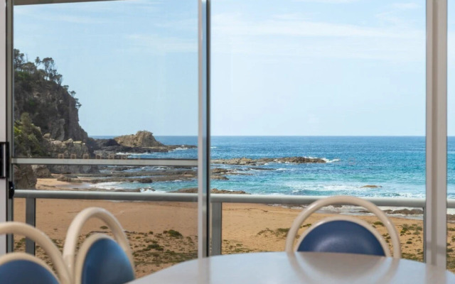 Retreat Beside The Beach - Unit Four