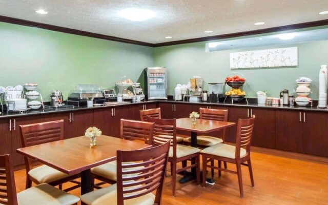 Sleep Inn & Suites