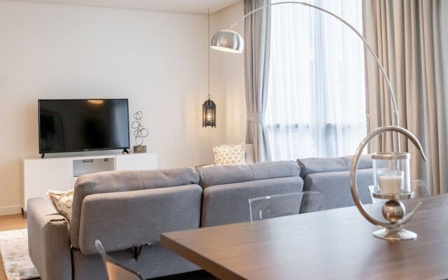 Elegant and Bright apartment in City Walk