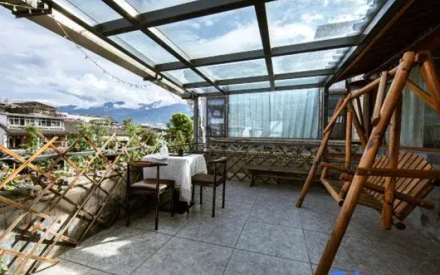 Wutongshu·Lush Mountain Retreat Timber Nook (Dali Ancient City Branch)