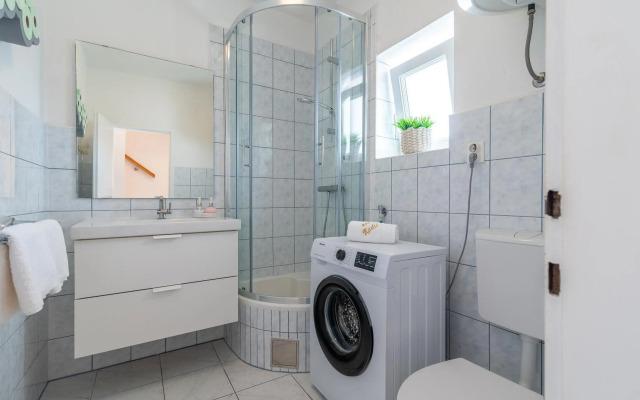 Apartment Radić-perfect location for summer activities