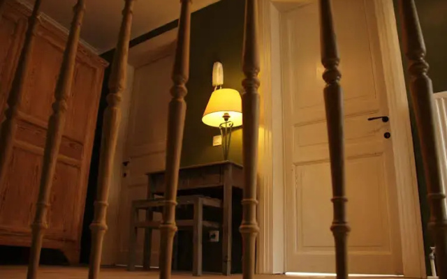 B&B West