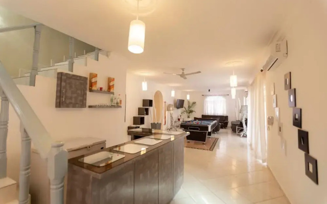 Private 6 Bedroom Villa Great for Parties