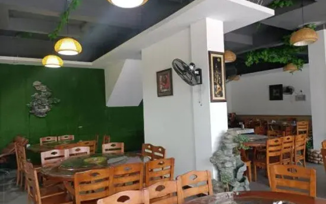 Ziqi Donglai Restaurant