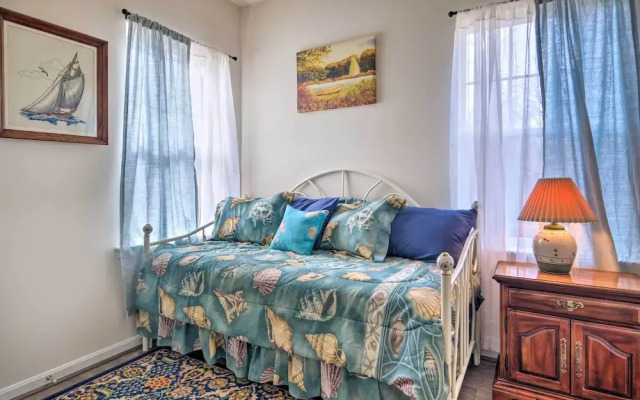 Riverside House w/ Kayaks, Piano & Fireplace