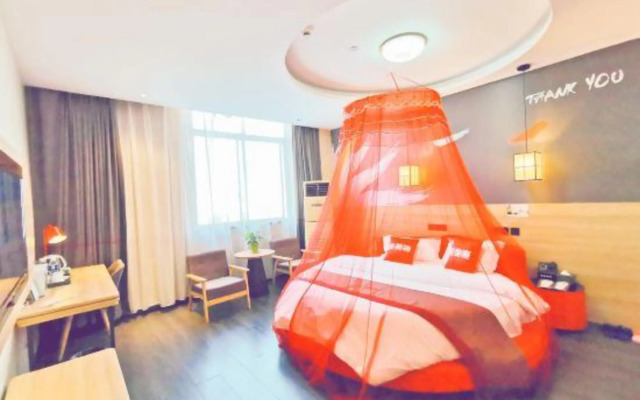 Shankee Hotel (Danyang Railway Station Glasses City)