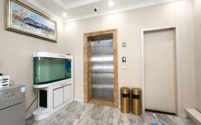 Yinhe Hotel (Changbaishan Shopping Center)