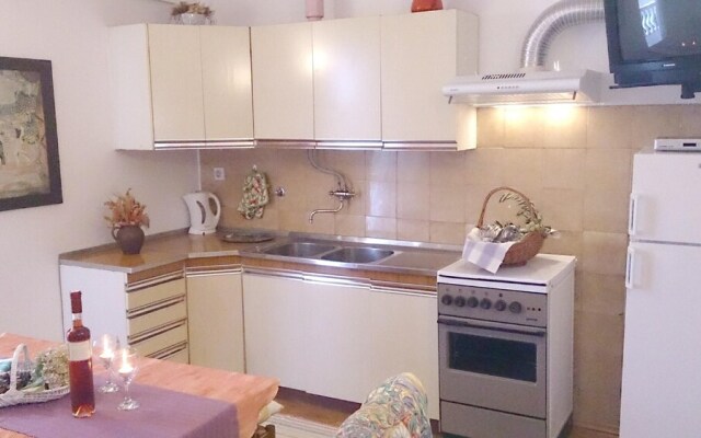 Apartment Put Artica - 2