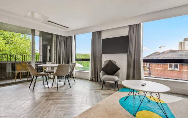 Roomzzz London Stratford
