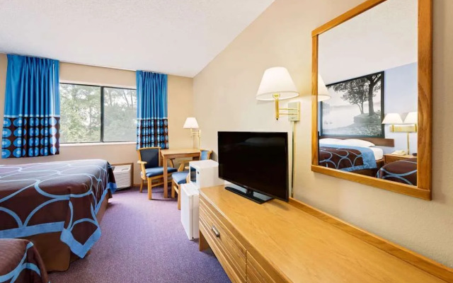 Super 8 by Wyndham Chariton