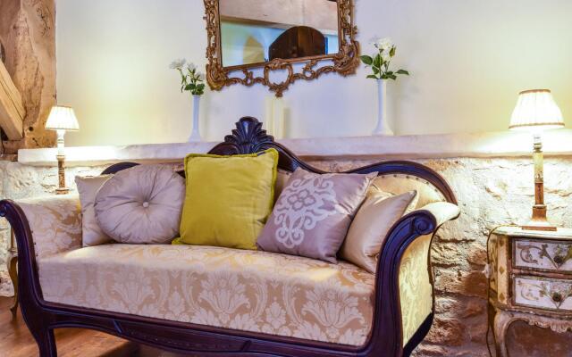 Cozy Holiday Home in La Foret-de-tessé With Private Pool