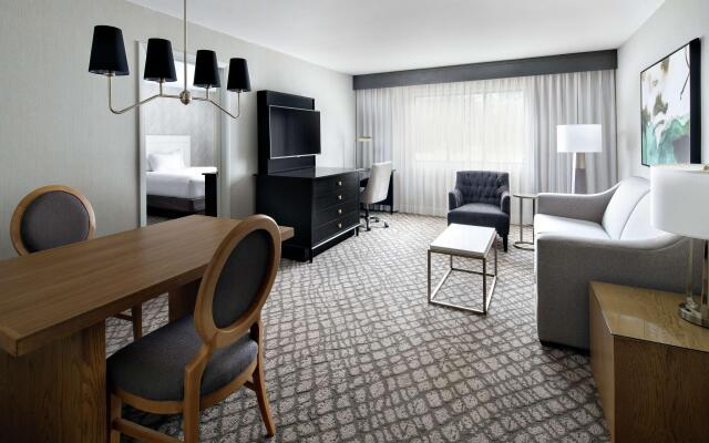 DoubleTree Suites by Hilton Charlotte - SouthPark