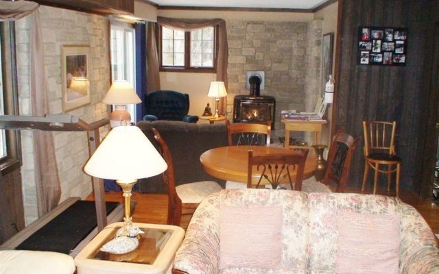 Country Charm Bed & Breakfast