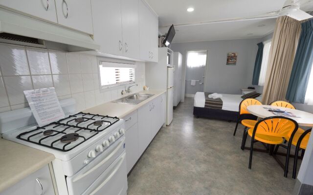 Alex Beach Cabins