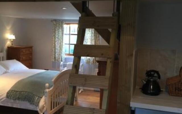 Stapehill Lodge B&B