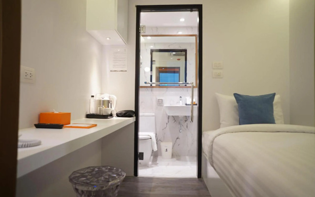 S Box Sukhumvit Hotel