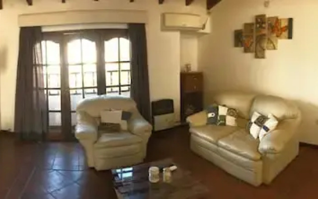 Beautiful House 2 to 9 People
