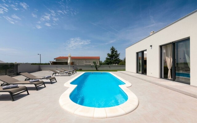 Spacious Villa in Pula Istria With Swimming Pool