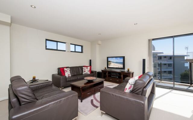 Dolphin Cove, Unit 13/2-6 Government Road