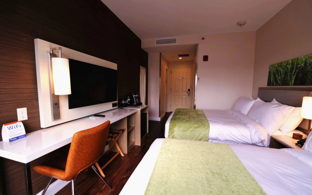 Wyndham Garden Fresh Meadows Flushing