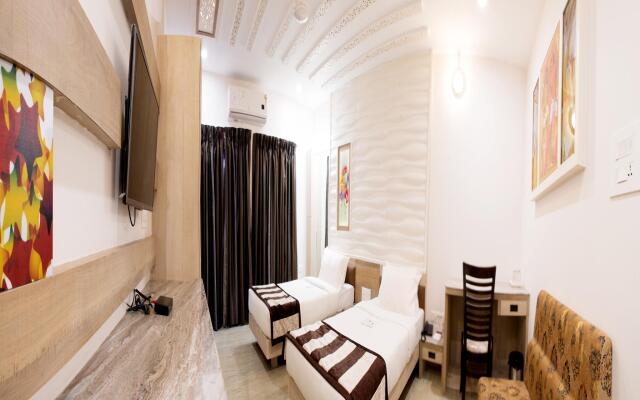 OYO Flagship 23530 Smriti Star Hotel