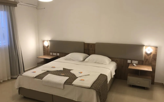 Deniz Airport Suites