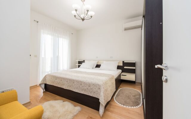 Apartments Dyana
