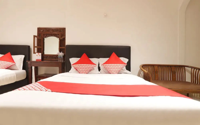 OYO 188 Nely Murni Residence