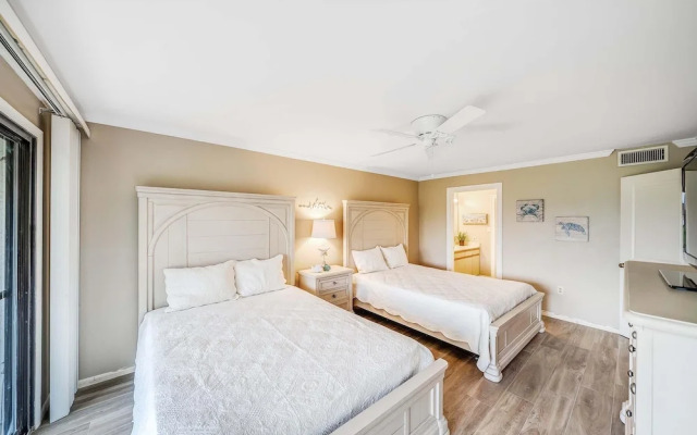 Edgewater Golf Villa 303