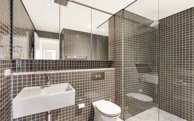 Surry Hills Modern Two Bedroom - 13 CRN