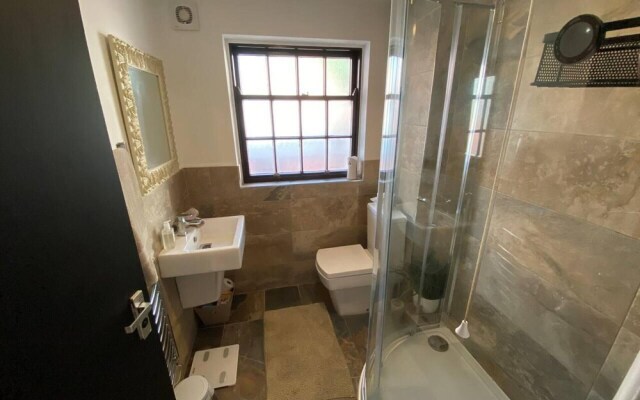 Stunning 2 bed Apartment, in the Heart of Exeter