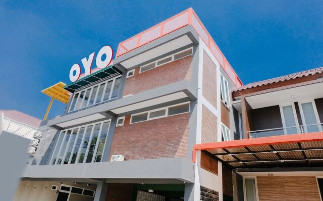 Oyo 1119 Gendhis Gallery Syariah