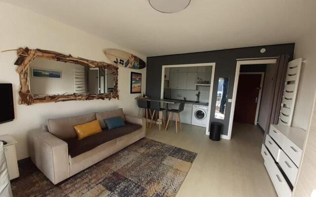 Studio 200 meters from the main beach