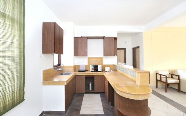 OYO 10976 Home Cheerful 2BHK Scenic Barog