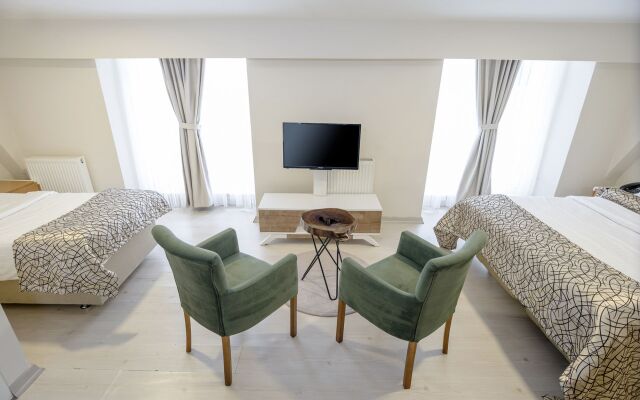 The Corner Inn Hotels By Suit